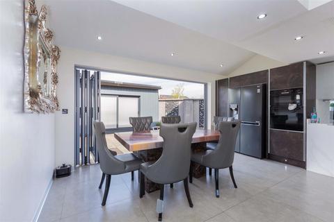 undefined, Lower Cippenham Lane, Cippenham
