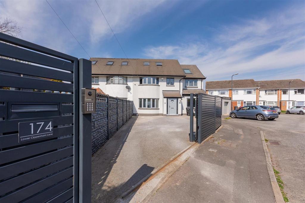 174 L Cippenham Lane-6.jpg