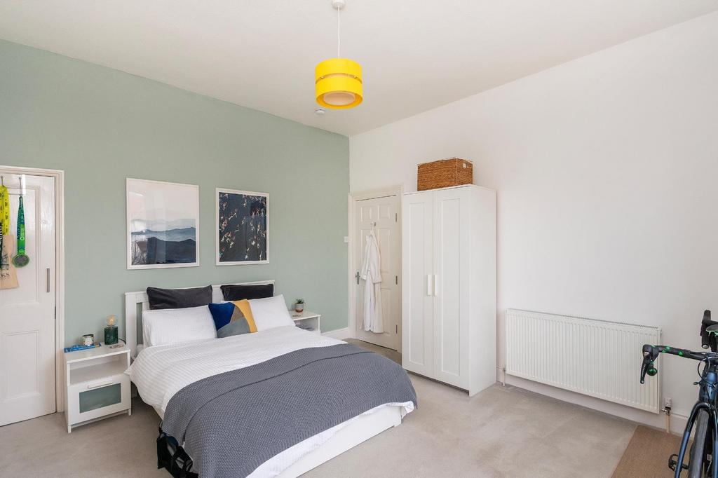 F1 F0 F1 CRSA - Bedroom A.jpg