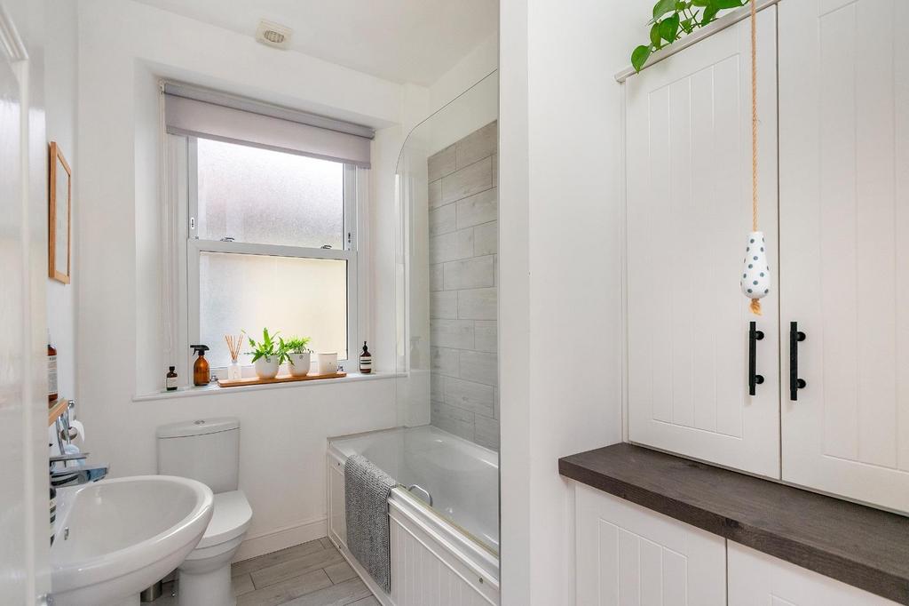 F1 F0 F1 CRSA - Bathroom C.jpg