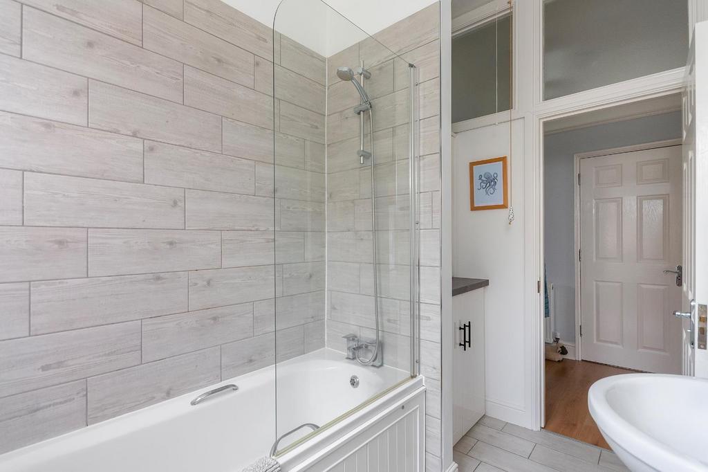 F1 F0 F1 CRSA - Bathroom B.jpg