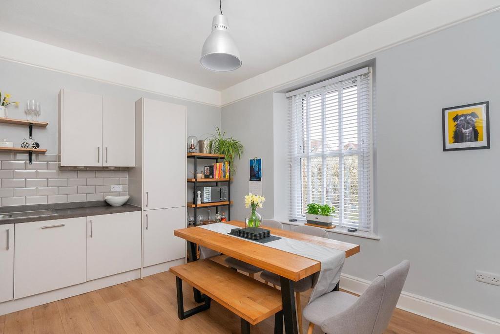 F1 F0 F1 CRSA - Kitchen Diner D.jpg