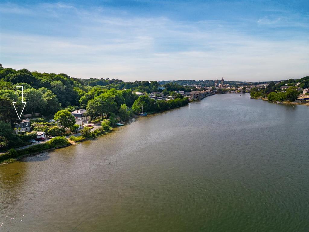 Truro River arrow.jpg