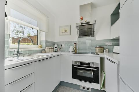 1 bedroom ground floor flat for sale, Haslemere with direct access to garden