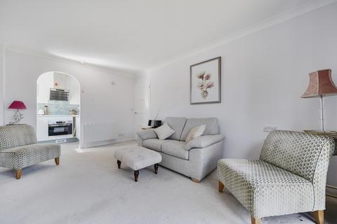 1 bedroom ground floor flat for sale, Haslemere with direct access to garden