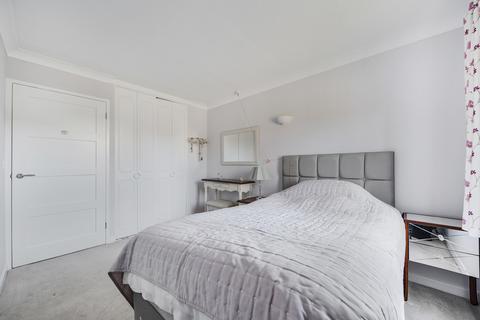 1 bedroom ground floor flat for sale, Haslemere with direct access to garden