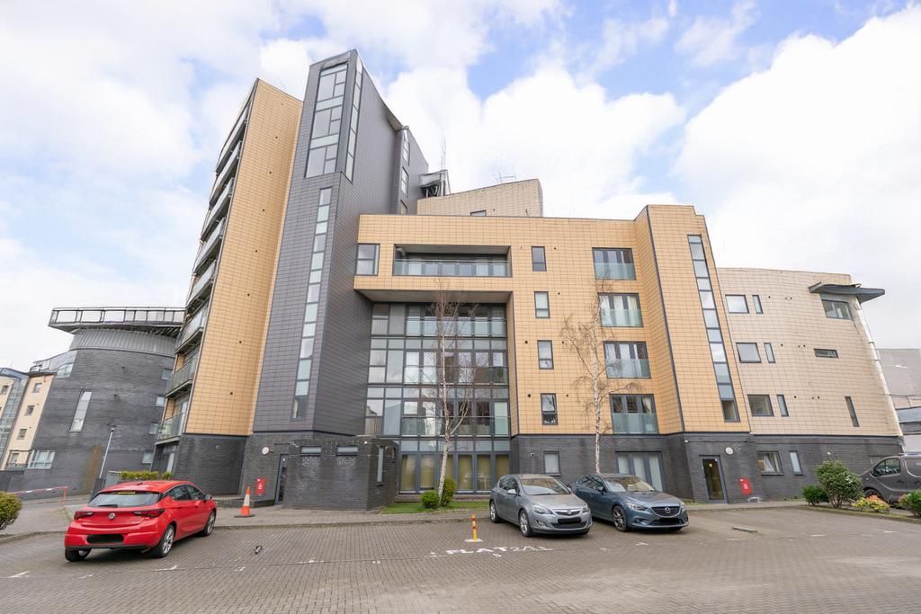2 Bedroom Flat for Sale