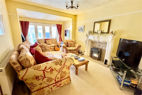 4 bedroom detached house for sale, Wollaton Road, Beeston, NG9 2PN