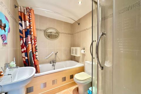 2 bedroom apartment for sale, Hinckley Road, Leicester Forest East, LE3