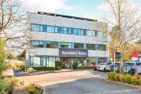 Flat 6, Haslemere House Lower Street, Haslemere, GU27 2PE