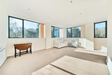 Flat 6, Haslemere House Lower Street, Haslemere, GU27 2PE