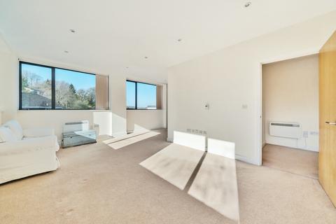 Flat 6, Haslemere House Lower Street, Haslemere, GU27 2PE