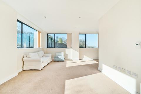 Flat 6, Haslemere House Lower Street, Haslemere, GU27 2PE