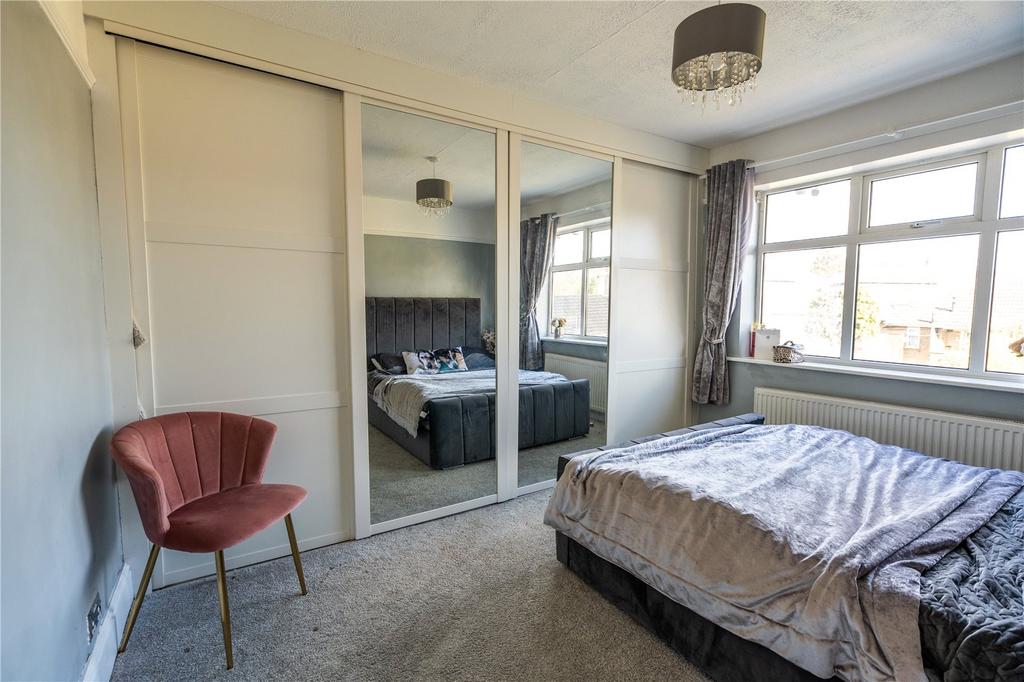 Bedroom 2 (2)