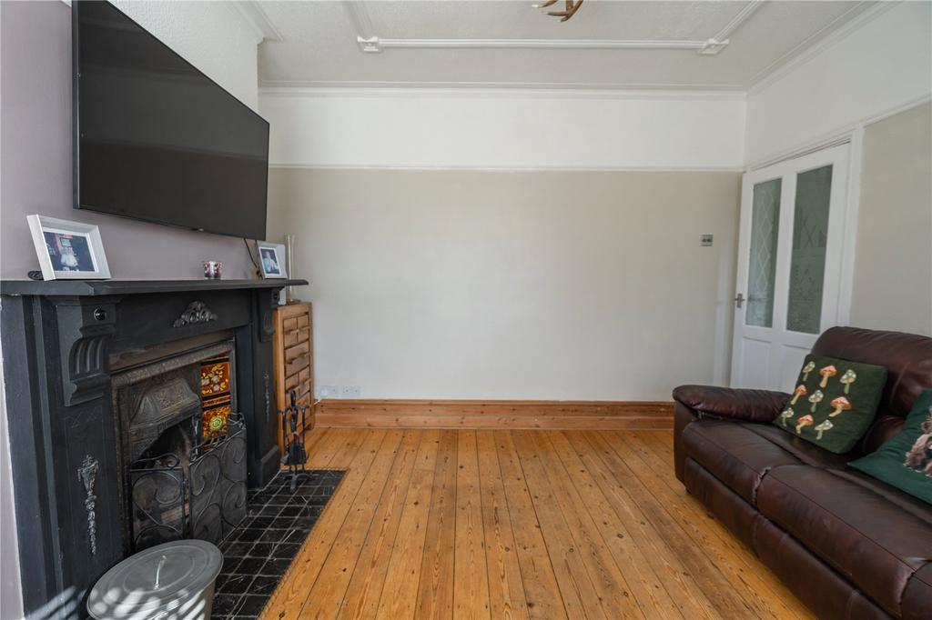 Living Room (2)