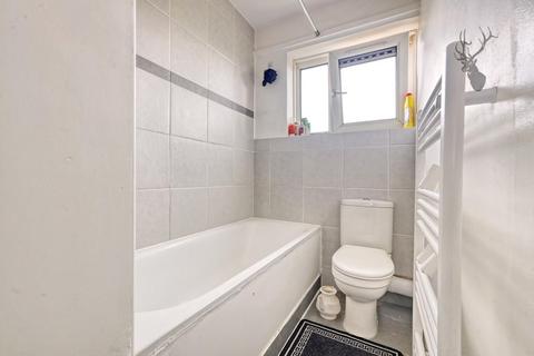 undefined, Candy Street, Bow