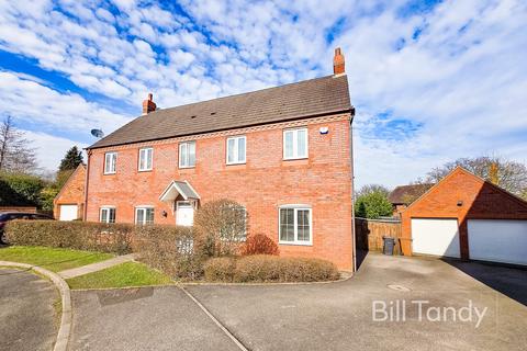 18 Middleton Close, Hammerwich, Burntwood, WS7 0LT