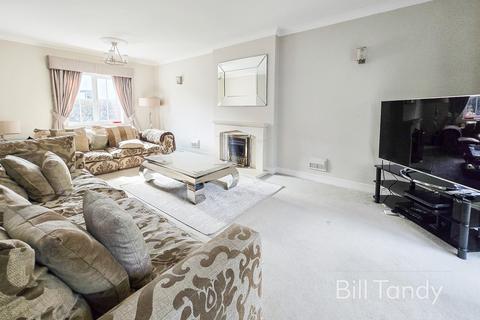 18 Middleton Close, Hammerwich, Burntwood, WS7 0LT