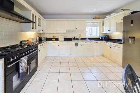 18 Middleton Close, Hammerwich, Burntwood, WS7 0LT