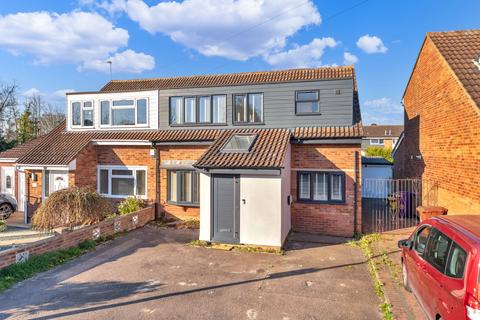 4 Ackroyd Road, Royston, SG8 7DS