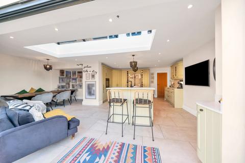 4 Ackroyd Road, Royston, SG8 7DS