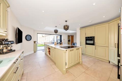 4 Ackroyd Road, Royston, SG8 7DS