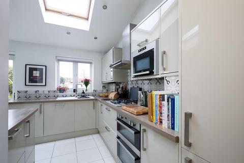 88 Cuckoo Avenue, London, W7 1BN