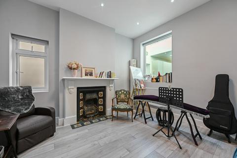 72 Warwick Road, London, W5 5PT