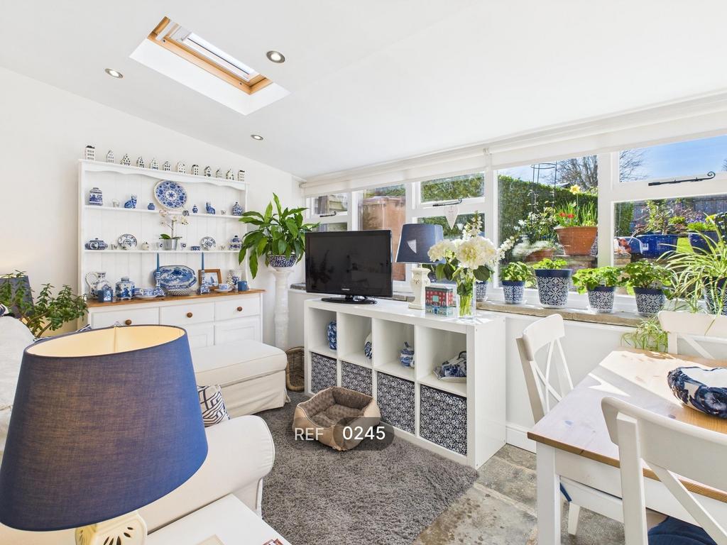 Kitchen &amp; Dining area