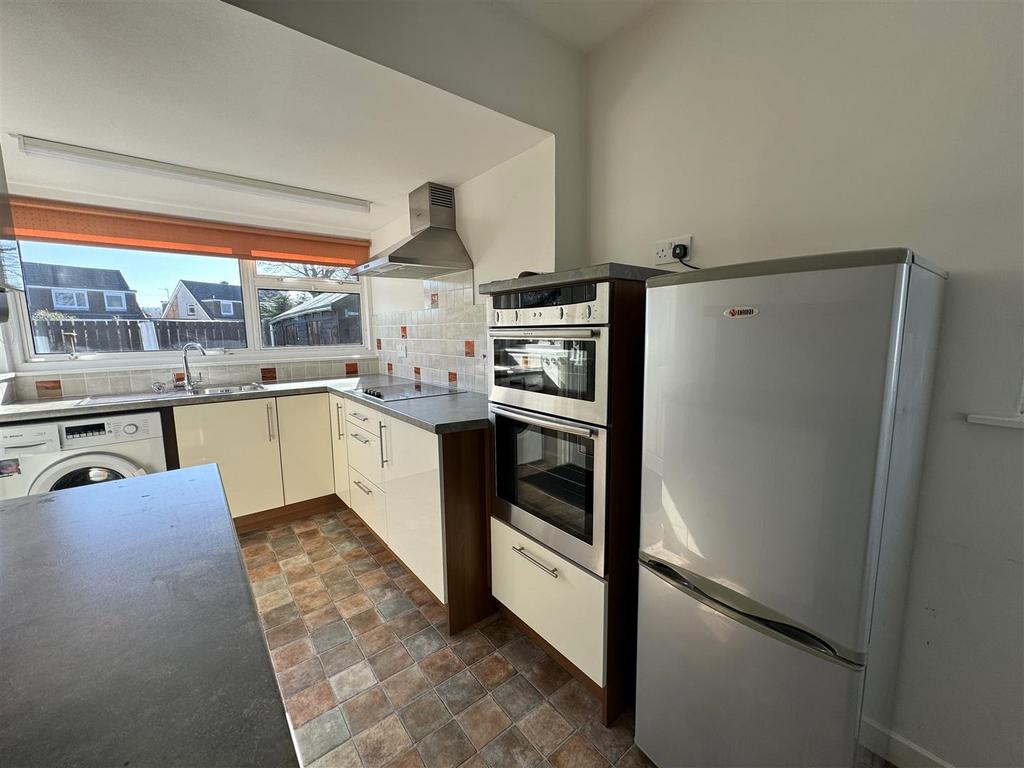 Kitchen 3.jpg