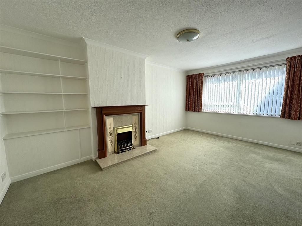 Lounge 1.jpg