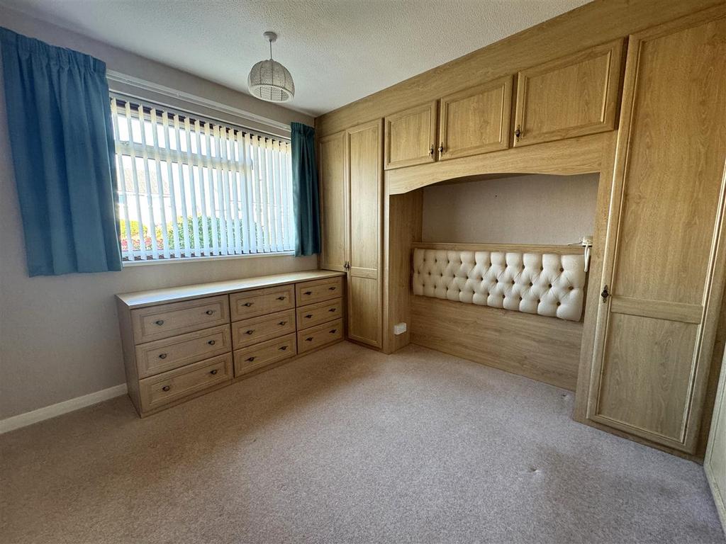 Bedroom 1.jpg