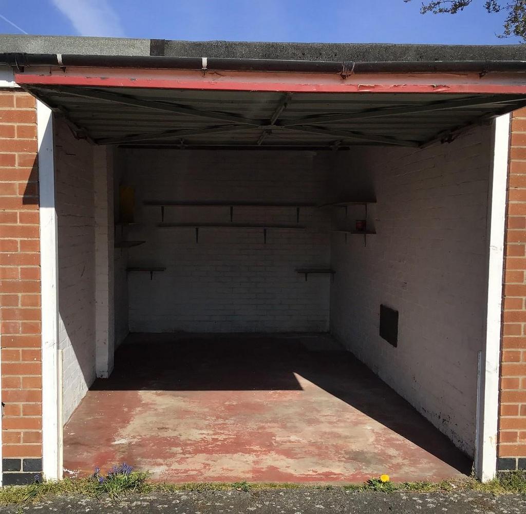 Garage 1.jpg