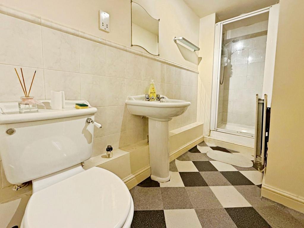 A6d984d4--453 F-8 A66-C23 F8 A3429 F5-11101-000002 FB7 F3