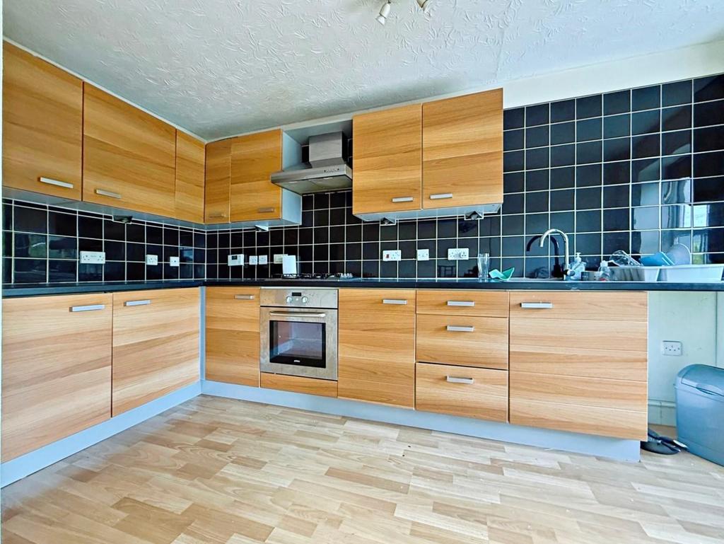 Ec6c8e91--4 E89-8 D87-7 E369 D8314 BE-11101-000002 FB7 FB