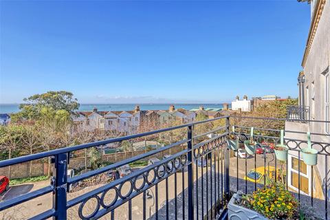 2 bedroom apartment for sale, Forge Way, Southend-on-Sea, Essex, SS1