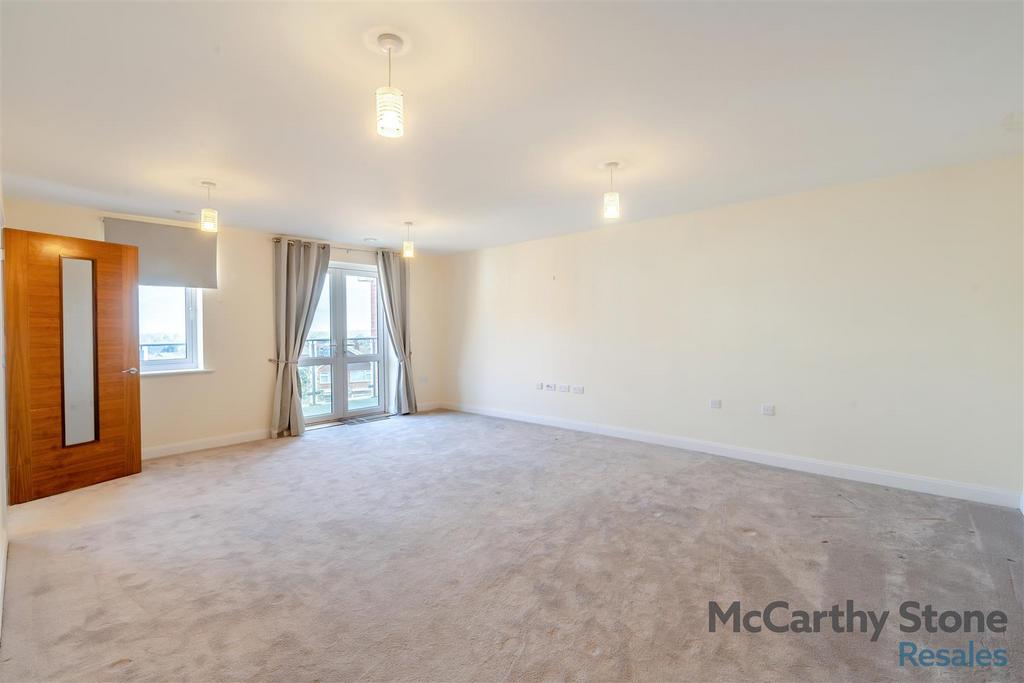 8639950-interior10.jpg
