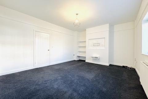 3 bedroom semi-detached house to rent, Longfield Avenue, Pudsey LS28