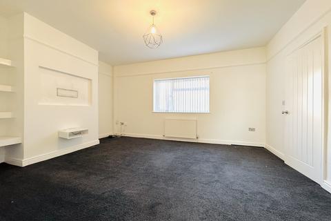 3 bedroom semi-detached house to rent, Longfield Avenue, Pudsey LS28