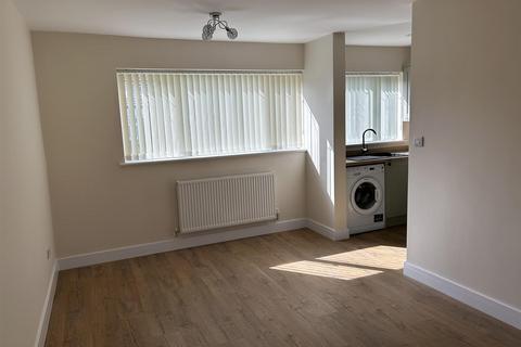 2 bedroom flat to rent, Lanchester Way, Birmingham B36