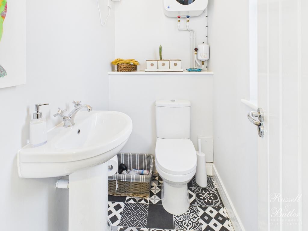 Garden Studio Salon WC