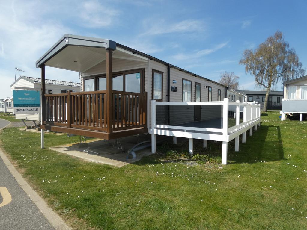 2 Bedroom Park Home for Sale