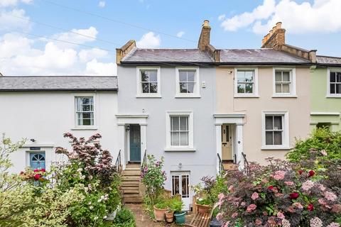 6 Stanstead Grove, London, SE6 4UD