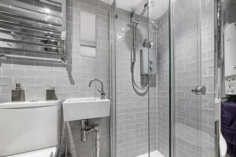 6 Stanstead Grove, London, SE6 4UD