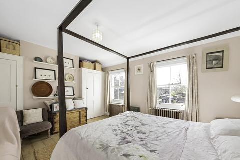 6 Stanstead Grove, London, SE6 4UD