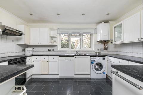 56 Lowden Close, Winchester, SO22 4EW