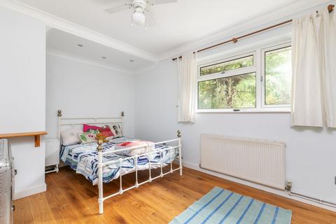 56 Lowden Close, Winchester, SO22 4EW