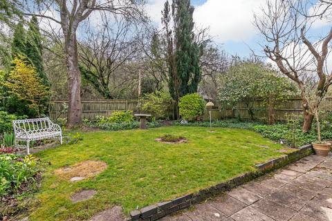56 Lowden Close, Winchester, SO22 4EW