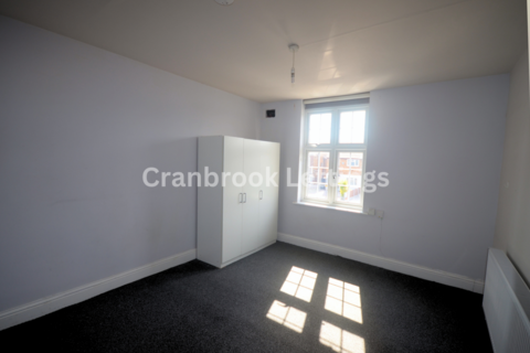 2 bedroom terraced house to rent, Romford, RM5