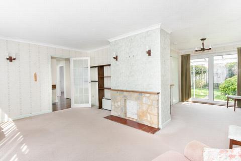 2 Beacon Way, Lympne, Hythe, CT21 4LJ
